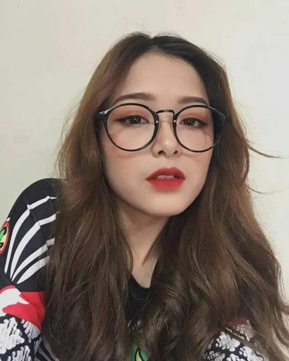 Pretty girl wearing glasses 82