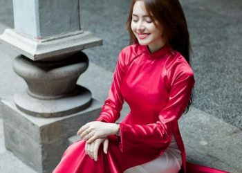 Mẫu áo dài màu đỏ
