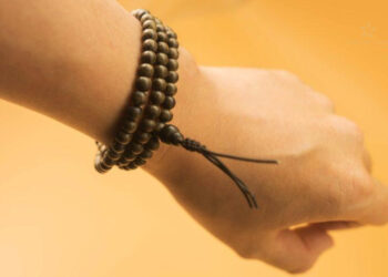 Những lưu ý đặc biệt khi đeo chuỗi vòng 108 hạt trầm hương