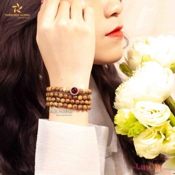 Ứng dụng của chuỗi hạt trầm hương 108 hạt trong đời sống 9 Ý nghĩa của chuỗi hạt trầm hương 108 hạt
