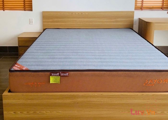 Đánh Giá Ưu Điểm Nệm Lò Xo Túi Daafar Royal 2 Viền 5 2